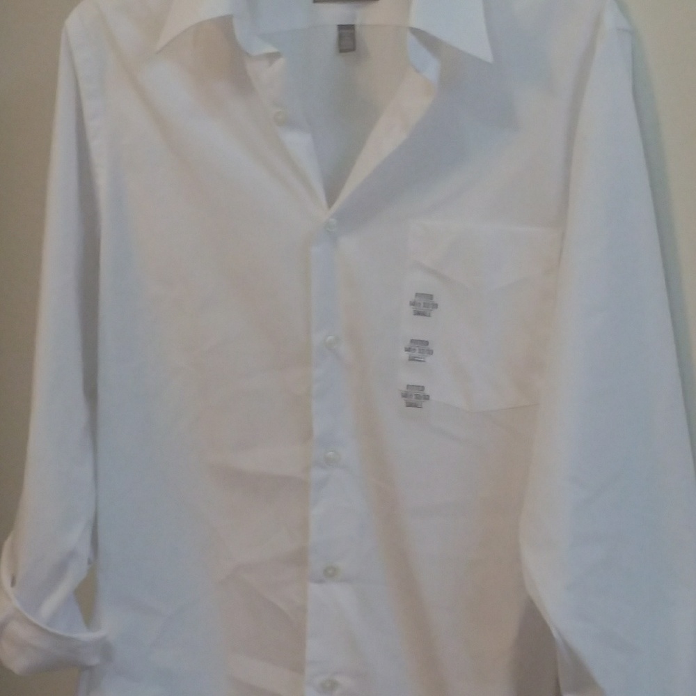 🆕🏷 ~ Fitted Button Down ~ - Picture 3 of 4